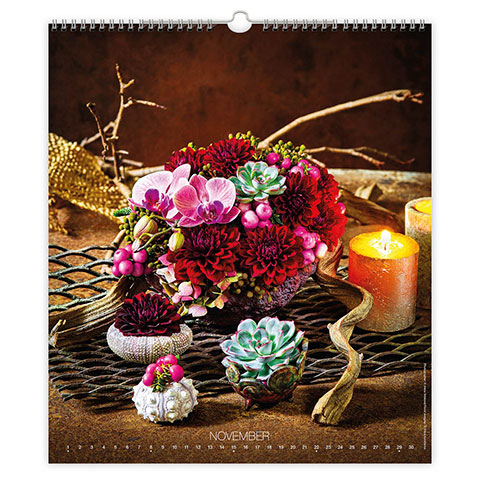 koledar-live-design-2026-EG-11 Koledar Live Design 2026 – tople barve cvetja in estetski aranžmaji.